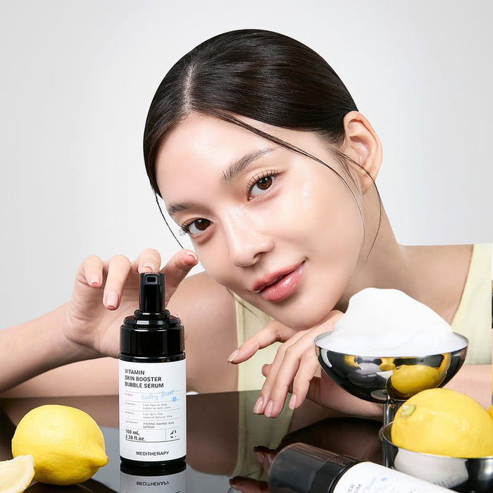 Modelo con Meditherapy Vitamin Skin Booster Bubble Serum 100ml